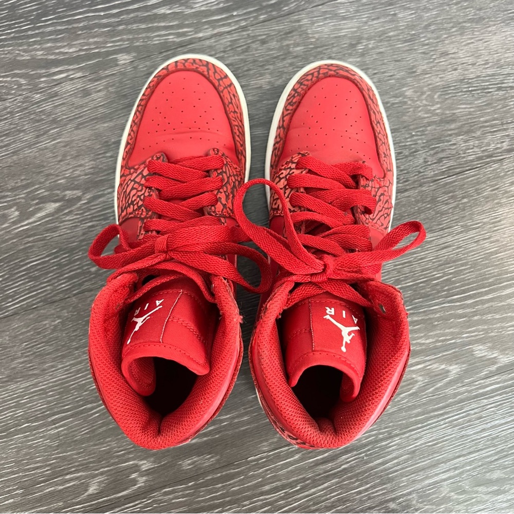 Nike Air Jordan 1 Retro High “Red Elephant” - Picture 4 of 11